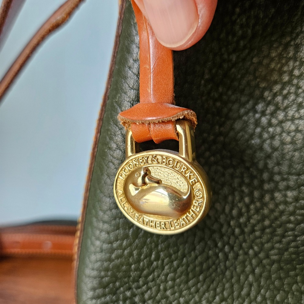Dooney & Bourke Vintage 90s All Weather Leather Bucket Bag Green Tan Drawstring - Picture 5 of 11